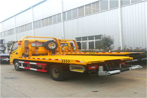 果洛附近拖车救援搭电